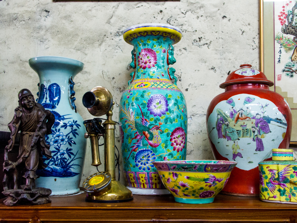 antiques for silent auction