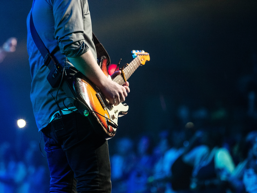 guitarist at charity concert